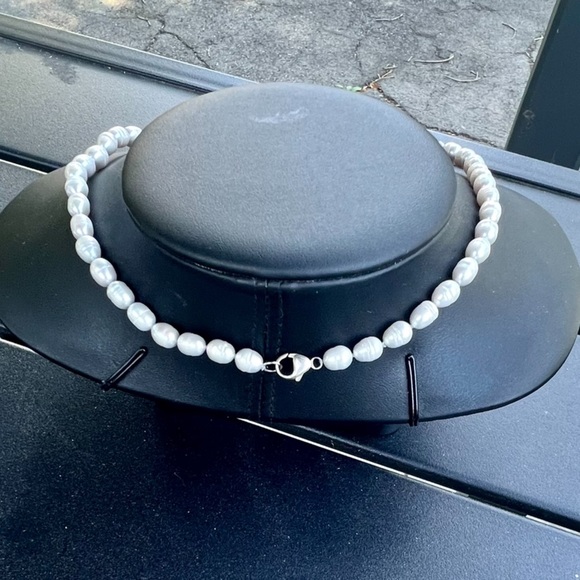 NWOT Crystal Accented Freshwater Pearl Necklace in Grey - Picture 5 of 5